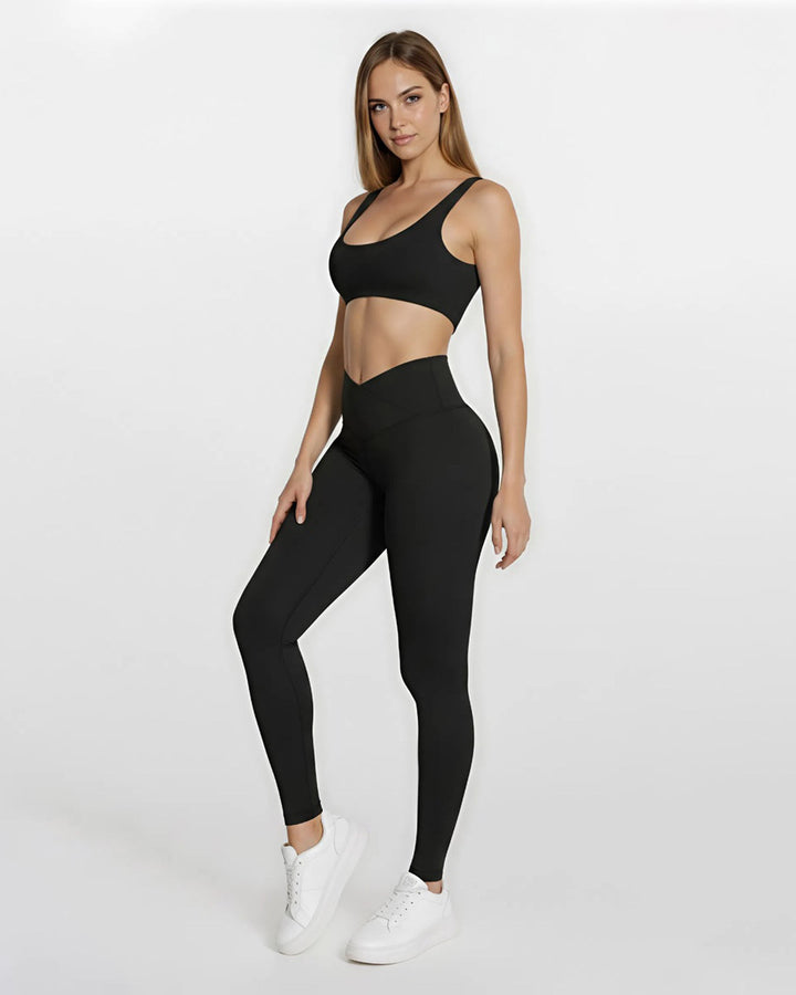 Elegantne Helanke sa V-rezom